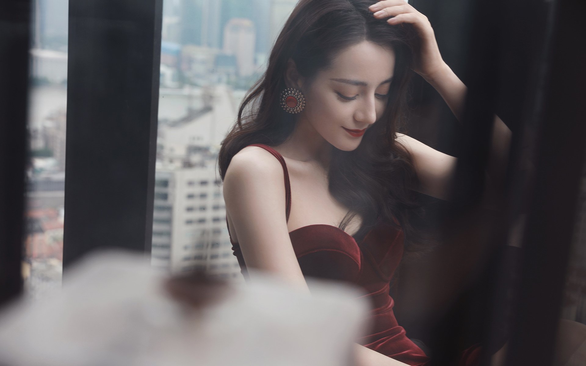 足球运动在高校普及，体育特色专业逐步建立，高校足球发展现状及对策研究