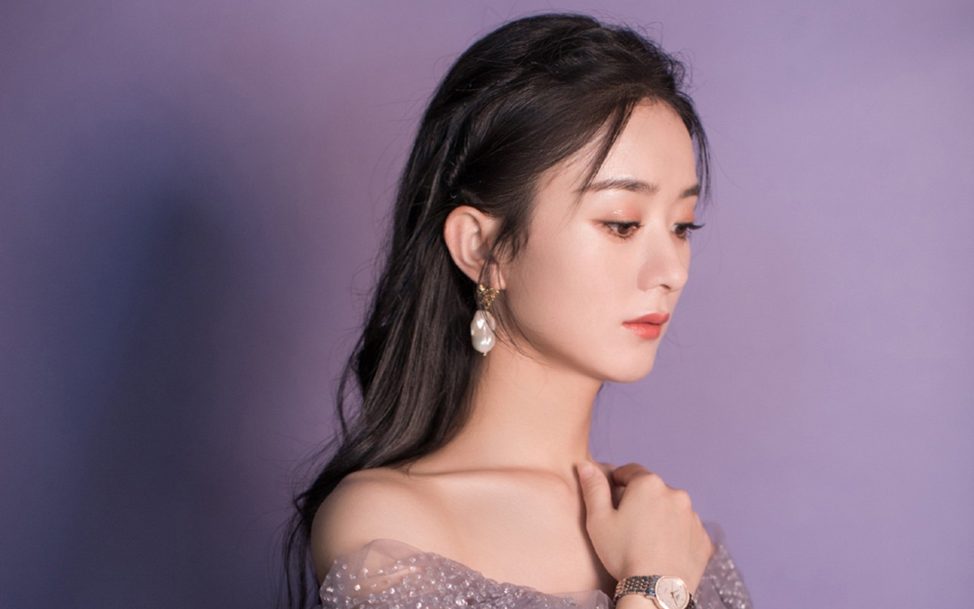 联盟是否应加入球员职业生涯辅导团队，进入职业联赛需要什么条件